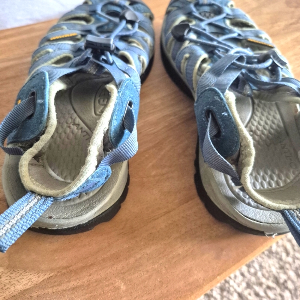 Woman's KEEN "Whisper" Camp/Hiking Sandal - Picture 5 of 5